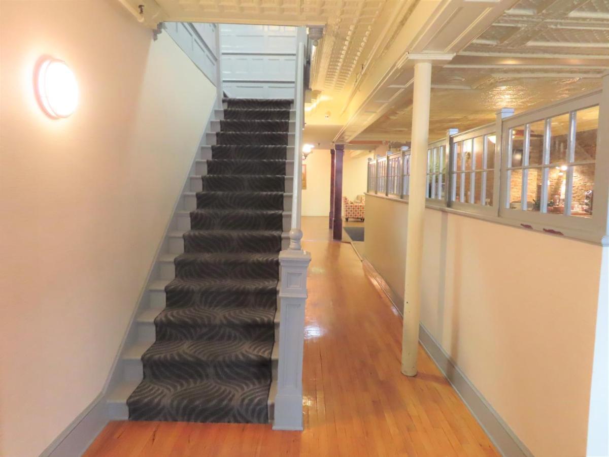 St Charles Hotel Downtown Hudson Buitenkant foto