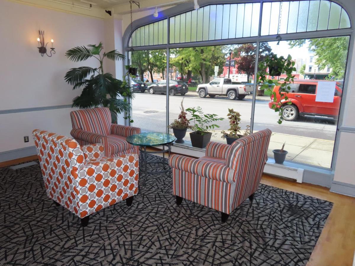 St Charles Hotel Downtown Hudson Buitenkant foto