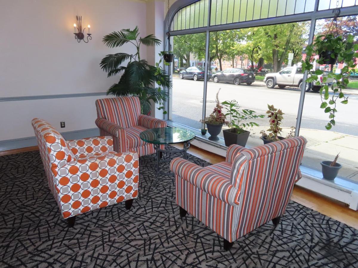 St Charles Hotel Downtown Hudson Buitenkant foto